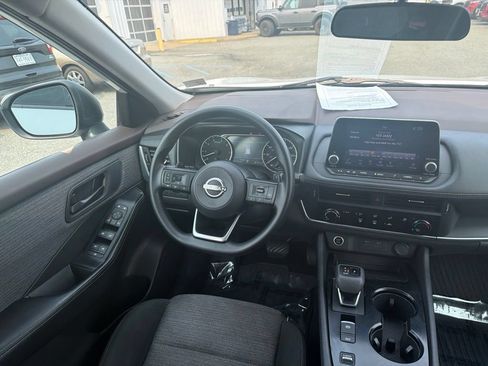 Used 2022 Nissan Rogue S FWD image 10