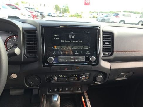 Used 2022 Nissan Frontier Pro-X RWD image 17