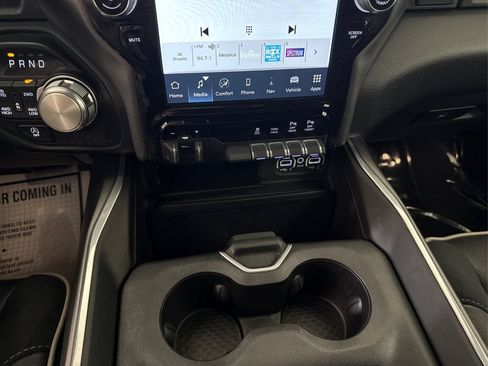 Used 2022 RAM 1500 Laramie AWD/4WD image 36