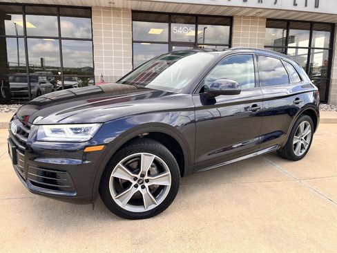 Used 2019 Audi Q5 2.0T Premium Plus w/ Premium Plus Package AWD/4WD image 2