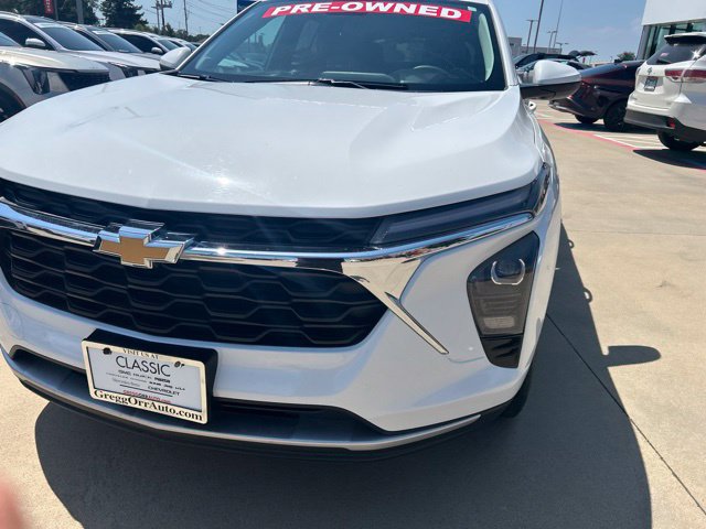 Used 2024 Chevrolet Trax LT FWD image 3