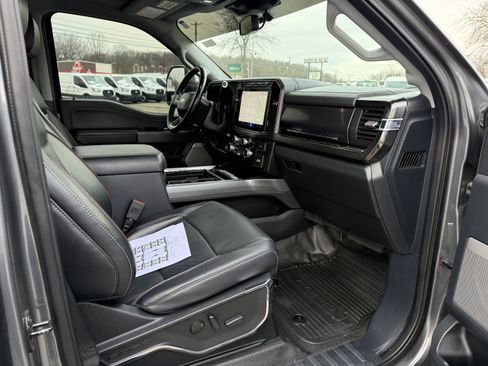 Certified 2023 Ford F250 Lariat w/ Sport Appearance Package image 11