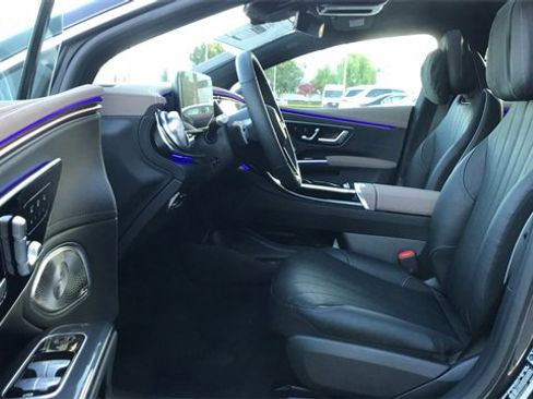 Used 2023 Mercedes-Benz EQS 450+ Sedan image 32