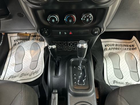 Used 2018 Jeep Wrangler Unlimited Sport S image 24