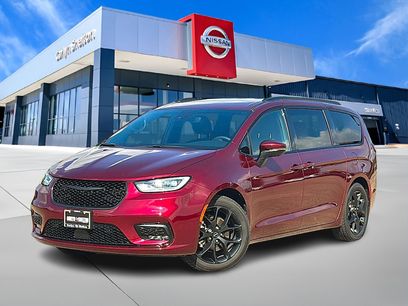 Used 2023 Chrysler Pacifica Touring-L w/ S Appearance Package