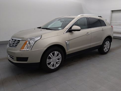 Used 2015 Cadillac SRX Luxury image 2