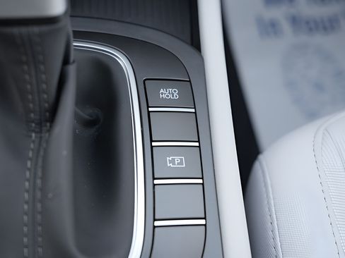 Certified 2026 Hyundai Kona SE AWD/4WD image 31