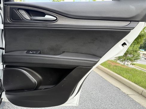 Used 2022 Alfa Romeo Stelvio Ti image 46