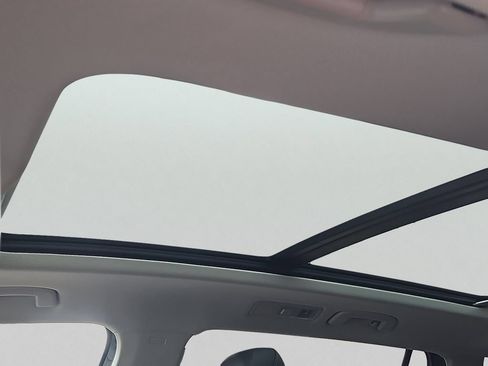 Used 2019 Volkswagen Tiguan SEL AWD/4WD image 14