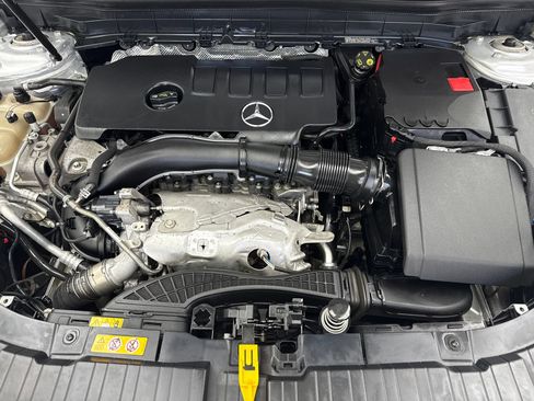 Used 2020 Mercedes-Benz GLB 250 4MATIC w/ Parking Assistance Package image 54
