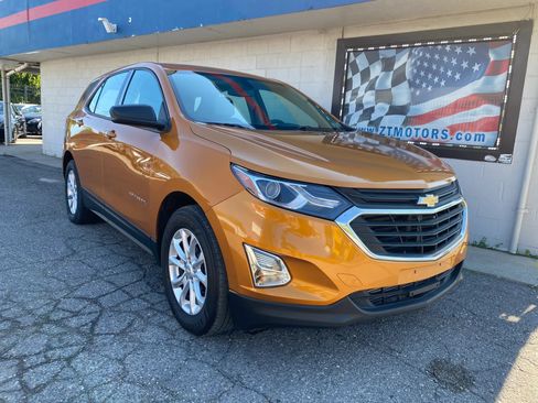 Used 2018 Chevrolet Equinox LS FWD image 1