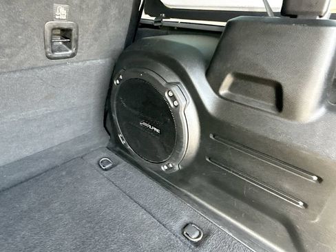 Used 2018 Jeep Wrangler Unlimited Rubicon AWD/4WD image 30