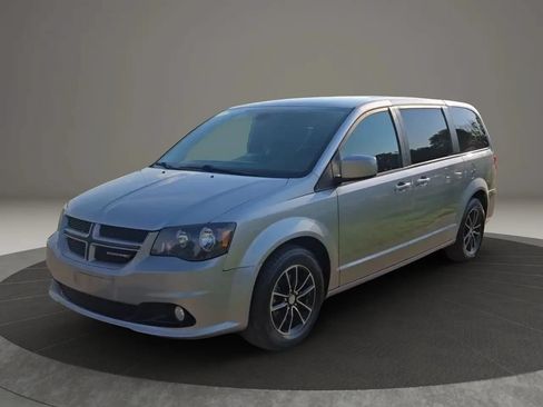 Used 2019 Dodge Grand Caravan GT FWD image 3