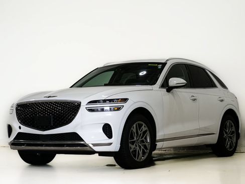 Used 2023 Genesis GV70 2.5T w/ Select Package AWD/4WD image 3