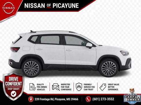 Used 2025 Volkswagen Taos SE FWD image 6