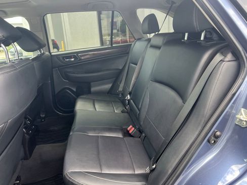 Used 2016 Subaru Outback 3.6R Limited image 16