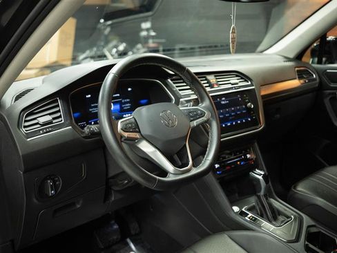 Used 2024 Volkswagen Tiguan SE image 10