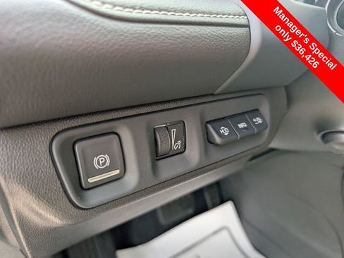 Used 2023 GMC Acadia Denali w/ Denali Ultimate Package AWD/4WD image 16