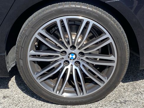 Used 2018 BMW 530e RWD image 6