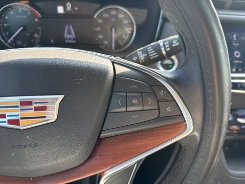 Used 2021 Cadillac XT5 Premium Luxury image 17