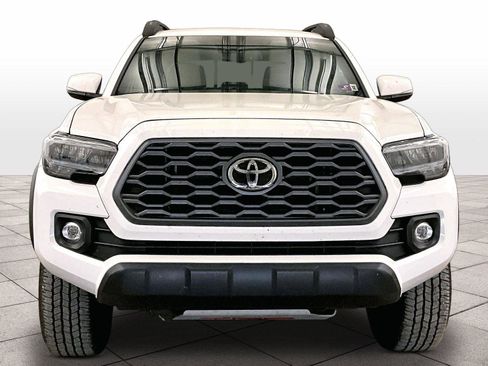 Used 2023 Toyota Tacoma TRD Off-Road AWD/4WD image 3