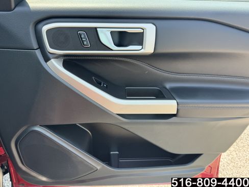 Used 2023 Ford Explorer XLT w/ Equipment Group 202A AWD/4WD image 31