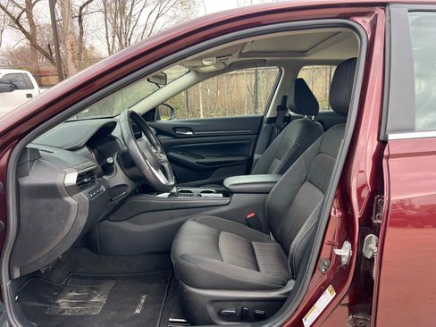 Used 2024 Nissan Altima 2.5 SV w/ SV Premium Package image 23