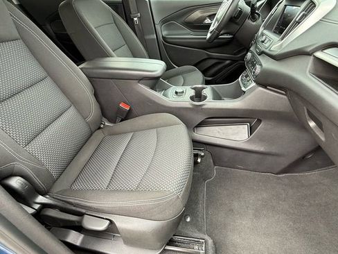 Used 2024 GMC Terrain SLE AWD/4WD image 9