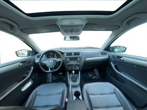 Used 2017 Volkswagen Jetta SE image 23