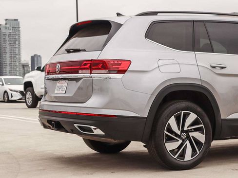 Certified 2026 Volkswagen Atlas SE FWD image 9