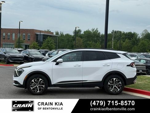 Certified 2025 Kia Sportage EX w/ Premium Package AWD/4WD image 4