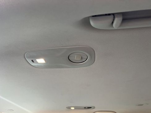 Used 2023 Chrysler Pacifica Touring-L image 52