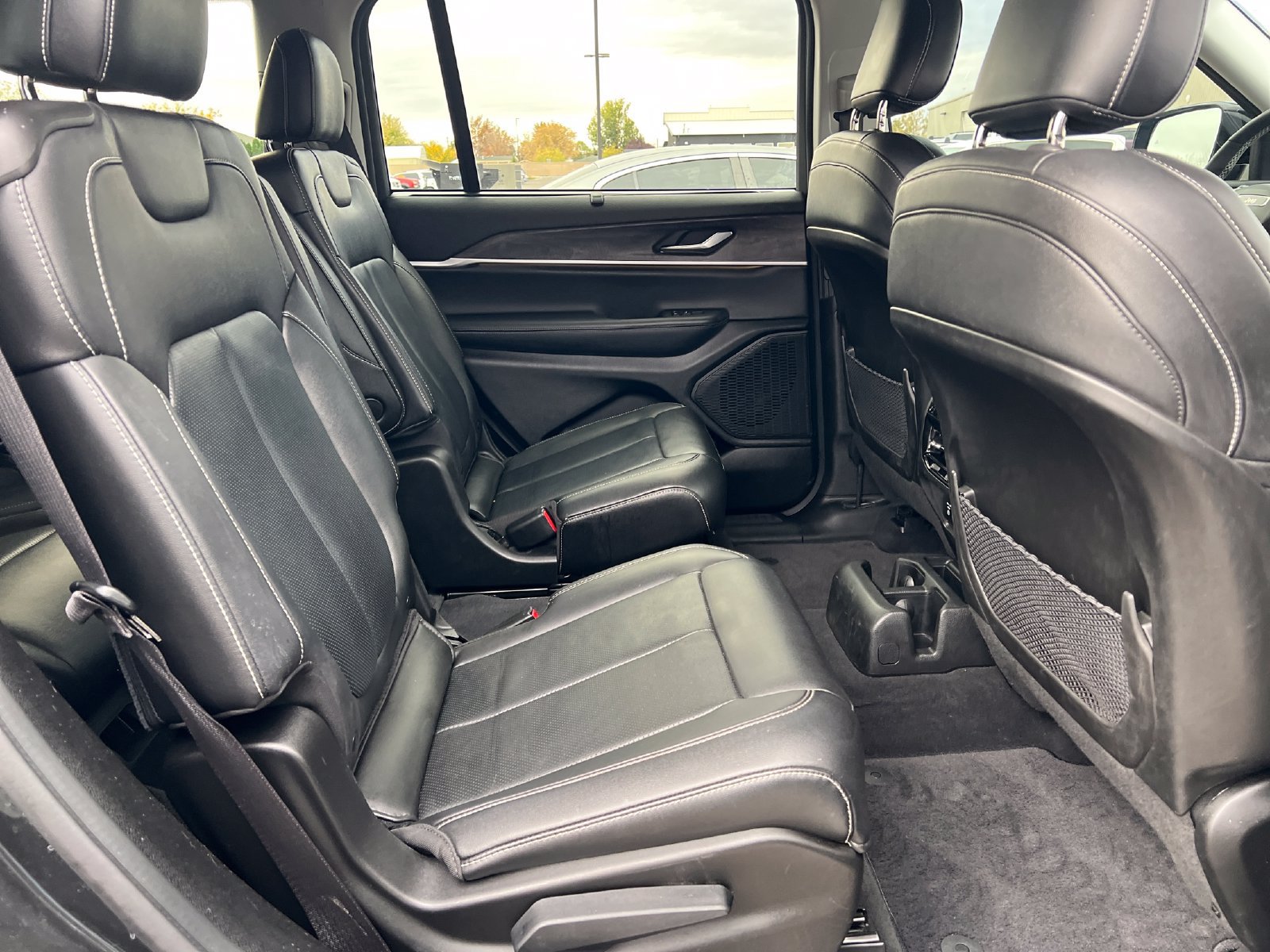 Used 2023 Jeep Grand Cherokee L Limited w/ Luxury Tech Group II AWD/4WD image 27