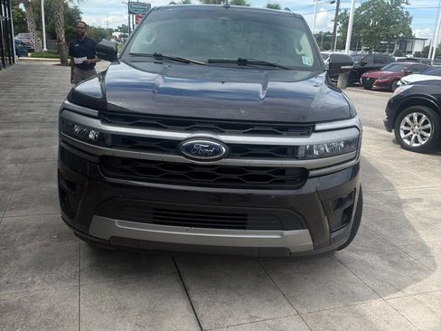 Used 2024 Ford Expedition XLT RWD image 2