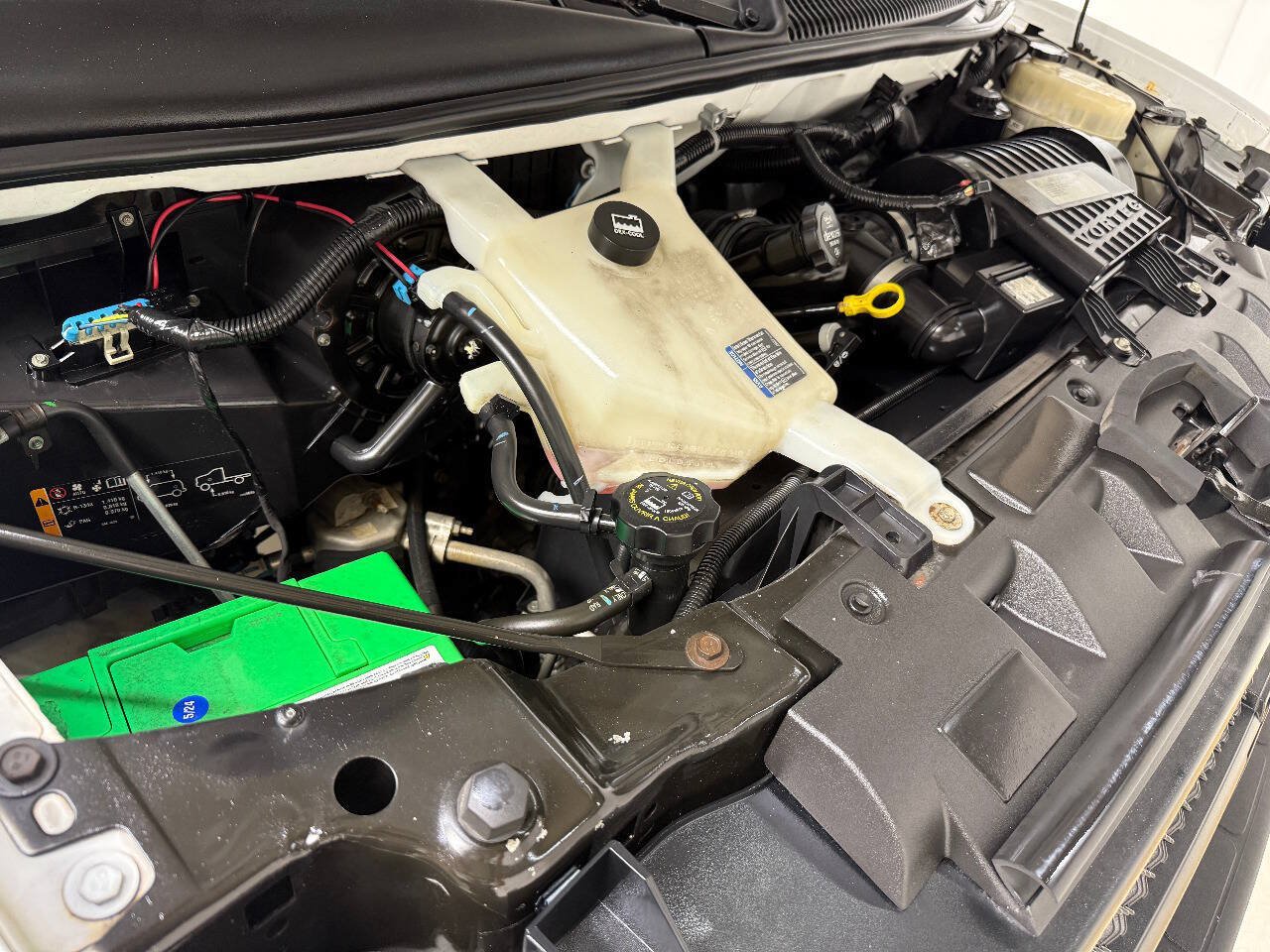 Used 2017 Chevrolet Express 2500 Extended RWD image 60