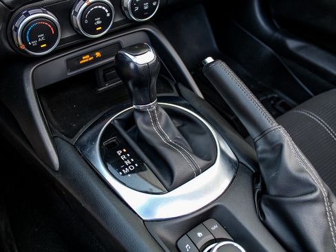 Used 2019 FIAT 124 Spider Classica RWD image 27