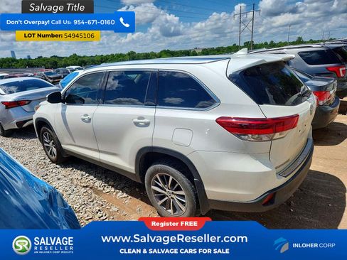 Used 2019 Toyota Highlander XLE AWD/4WD image 3