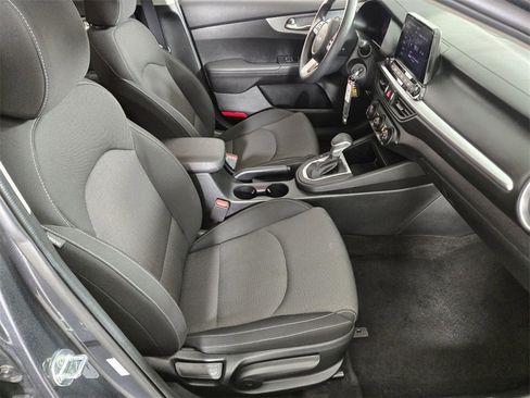 Used 2024 Kia Forte LXS image 19
