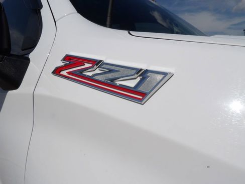 Used 2021 Chevrolet Silverado 1500 RST w/ Z71 Off-Road Package image 17