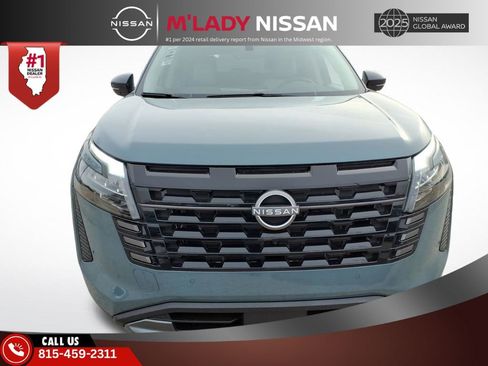 New 2026 Nissan Pathfinder SL image 2