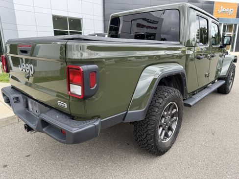 Used 2021 Jeep Gladiator Overland AWD/4WD image 3