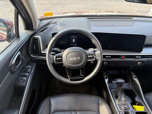 Used 2025 Kia Sorento S w/ Panoramic Sunroof Package FWD image 24