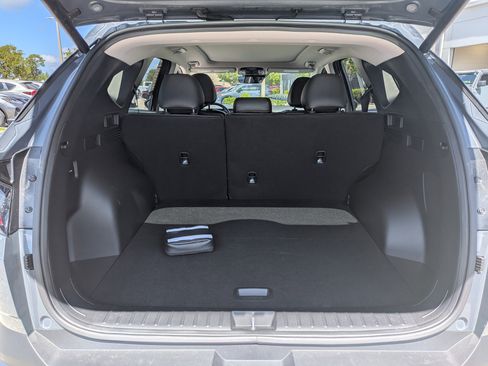 Used 2025 Hyundai Tucson Limited FWD image 13