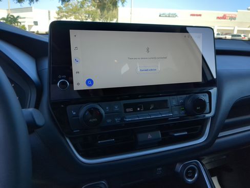 Used 2025 Toyota Grand Highlander FWD image 23