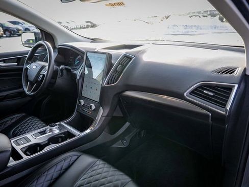 Used 2023 Ford Edge Titanium image 16