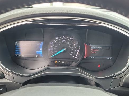 Used 2020 Ford Fusion SE w/ Equipment Group 151A FWD image 9
