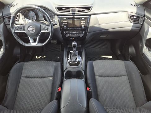 Used 2017 Nissan Rogue SV FWD image 21