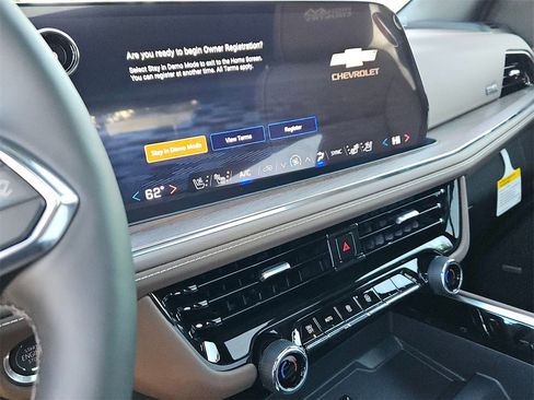 New 2026 Chevrolet Suburban High Country image 15