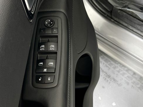 Used 2021 Dodge Durango SXT AWD/4WD image 17