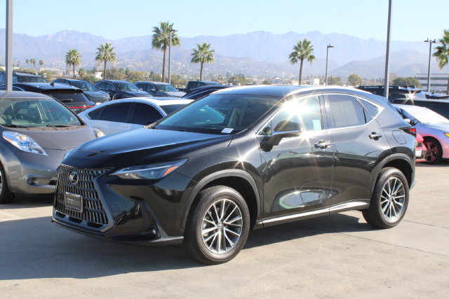 Certified 2025 Lexus NX 350h AWD w/ Accessory Package (2T) image 3